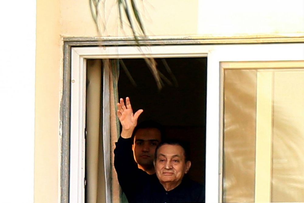 POSLE 6 GODINA ROBIJE: Bivši predsednik Egipta Hosni Mubarak oslobođen iz zatvora