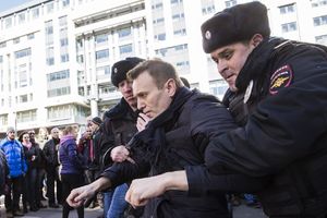 OVAJ ČOVEK JE LUDO HRABAR Navaljni jedini sme da izađe na crtu Vladimiru Putinu!