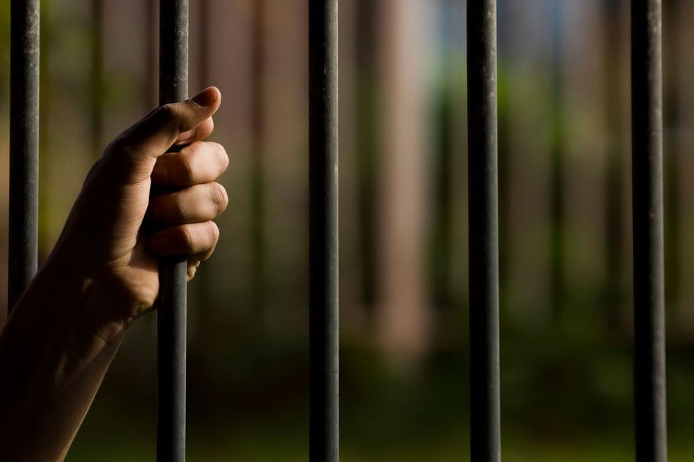 OSUĐEN NASTAVNIK IZ TUTINA KOJI JE SEKSUALNO ZLOSTAVLJAO UČENICU: Dobio godinu dana zatvora