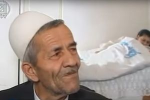 (VIDEO) DAO 3 HILJADE EVRA ZA NJU: Deda (61) kupio Albanku (19) i napravio joj dete!