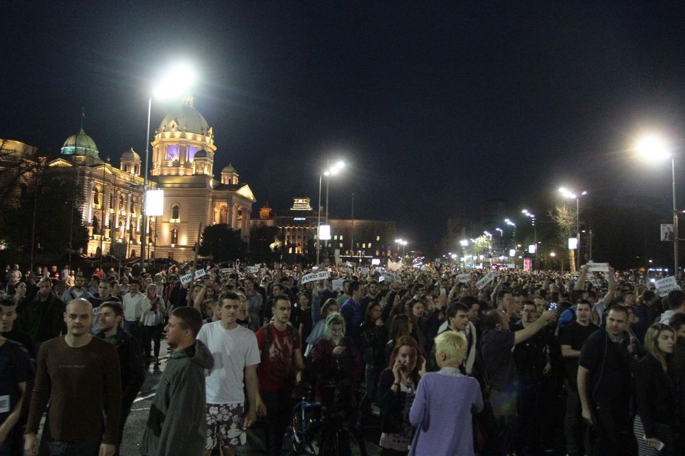 (KURIR TV) PROTESTI VEČERAS U 18 SATI: Evo kako je to izgledalo juče u Beogradu!