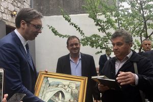 PREMIJER U MOSTARU: Vučić obišao memorijalnu sobu Alekse Šantića