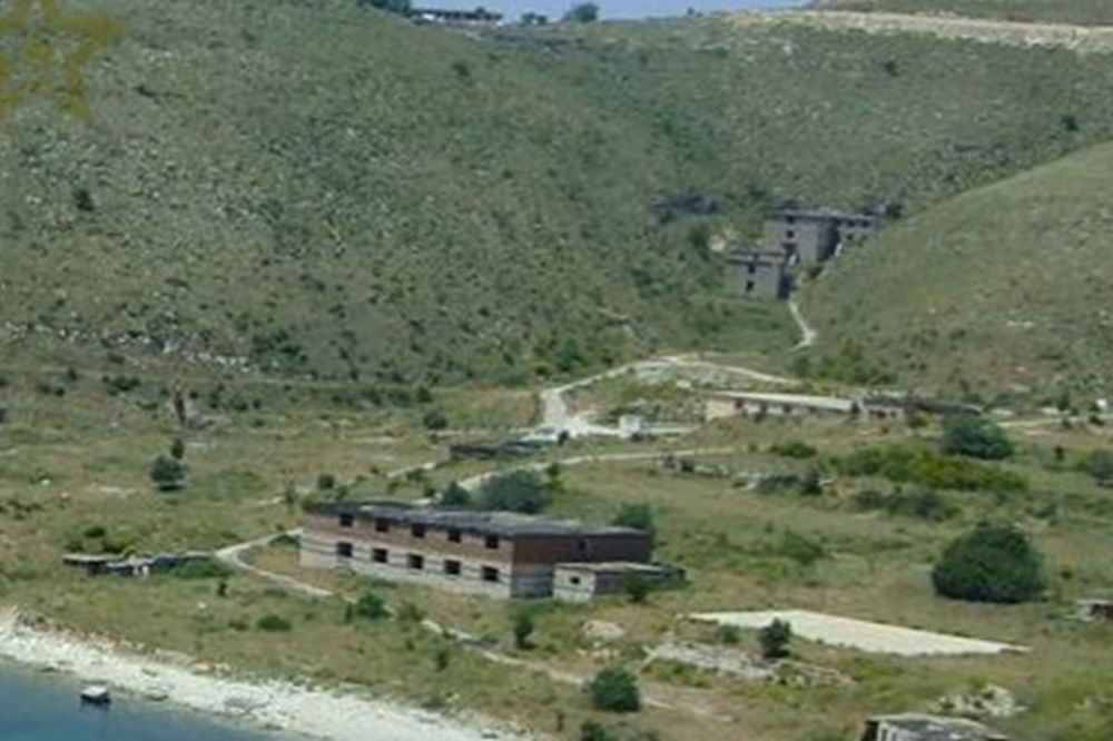 NEKADA OVDE NIJE SMELA NI PTICA DA PROLETI! Albanci otvaraju Hodžinu vojnu bazu za posetioce