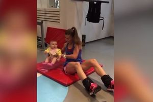 (VIDEO) SUPER MAMA: Pogledajte kako Milica Novković trenira sa svojom sedmomesečnom ćerkicom!