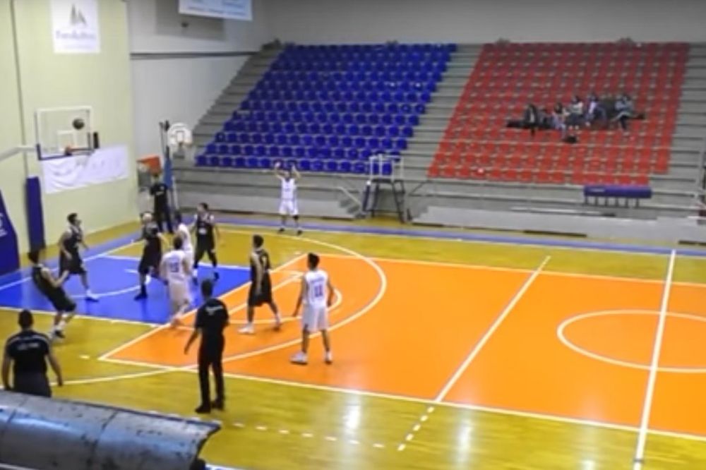 (VIDEO) OVAKAV KOŠ NIKAD NISTE VIDELI: O potezu košarkaša u Grčkoj svi pričaju