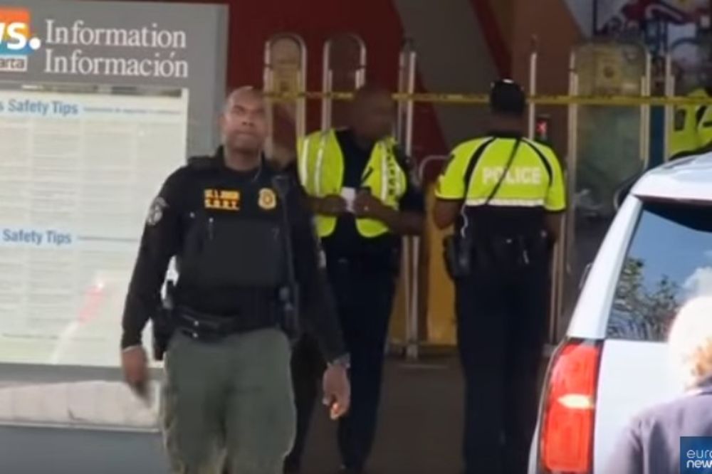 (VIDEO) DRAMA U ATLANTI! KRVAVI NAPAD: Pucao na putnike u metrou, 1 poginuo, troje ranjeno