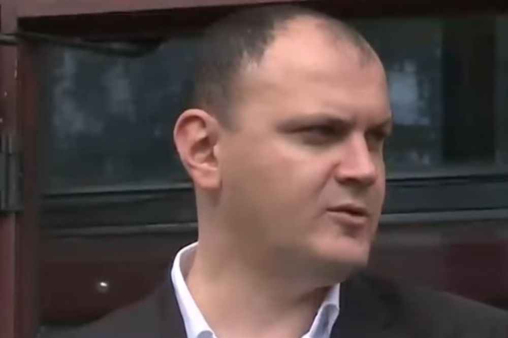 (VIDEO) DOLIJAO KONTROVERZNI RUMUNSKI BIZNISMEN Sebastijan Gica uhapšen u Beogradu sa lažnim pasošem