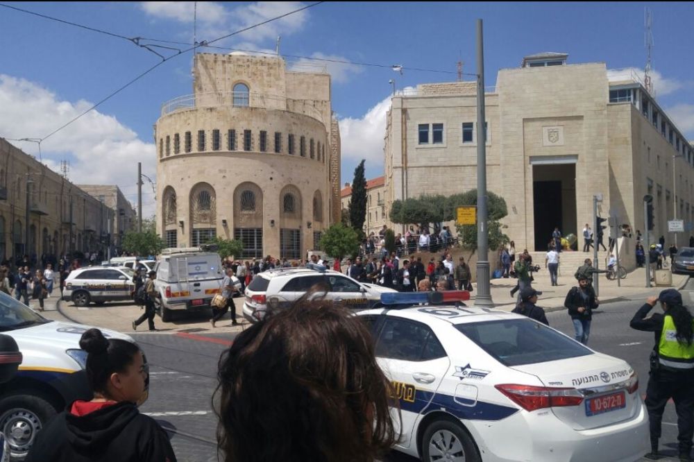 (VIDEO) KRVAVI NAPAD U JERUSALIMU NA VELIKI PETAK: Jedna žena ubijena, povređena i TRUDNICA!