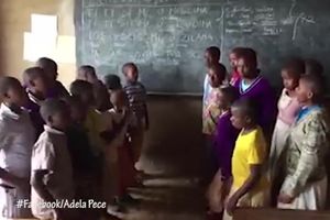 (VIDEO) DECA IZ SIROTIŠTA U AFRICI ODUŠEVILI SVET: Poslušajte kako pevaju HIT Dina Dvornika