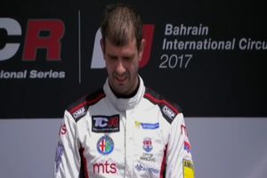 DUŠAN BORKOVIĆ ŠAMPION BAHREINA: Srpski automobilista u suzama na pobedničkom postolju