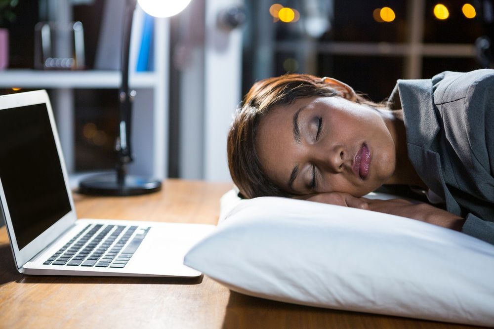 OVI SAVETI STVARNO DELUJU: Evo kako da izdržite ceo dan ako prethodnu noć niste spavali