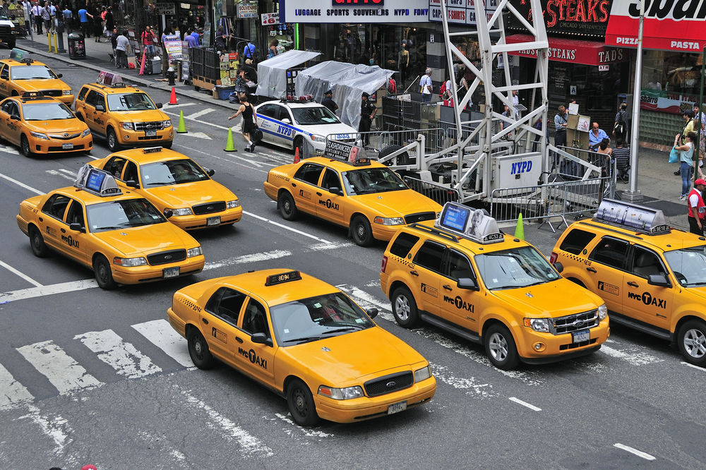 (VIDEO) NIKAD NAM NE BI PALO NA PAMET: Evo zašto su taksi vozila ofarbana u ŽUTO!