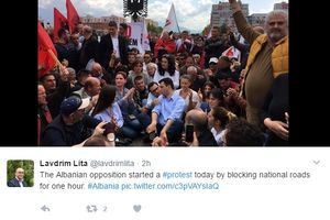 (VIDEO) ALBANIJA POD BLOKADOM: Opozicija stopirala saobraćaj na svim glavnim putevima
