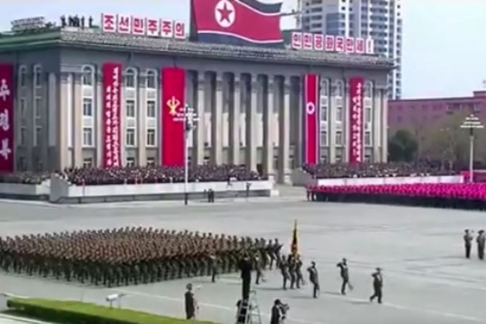 KIM IZVEO VOJSKU NA ULICE! Najmasovnija vojna vežba u Severnoj Koreji, svet prati svaki POTEZ!