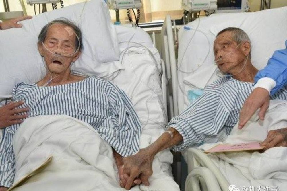 (FOTO) ZAJEDNO RATOVALI, ZAJEDNO UMIRU: Susret dva ratna druga u bolnici ostavio svet u suzama