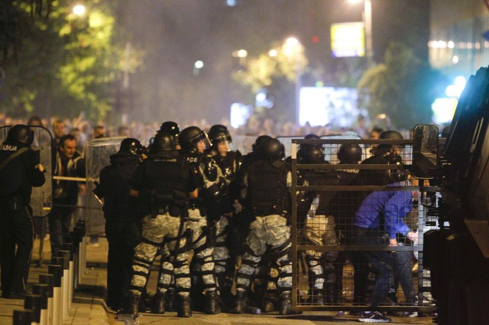 ČISTKA U MAKEDONSKOM MUP-U: Suspendovani policajci zbog učešća u neredima u Sobranju