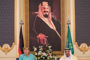 MERKELOVA STIGLA U SAUDIJSKU ARABIJU: Kancelarka na sastanku s kraljem, mediji primetili OVAJ detalj