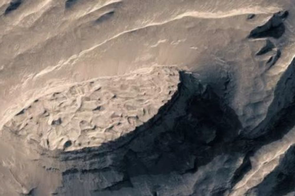(VIDEO) PROŠETAJTE POVRŠINOM MARSA PRE SVIH: Do sada najbolji snimak CRVENE PLANETE