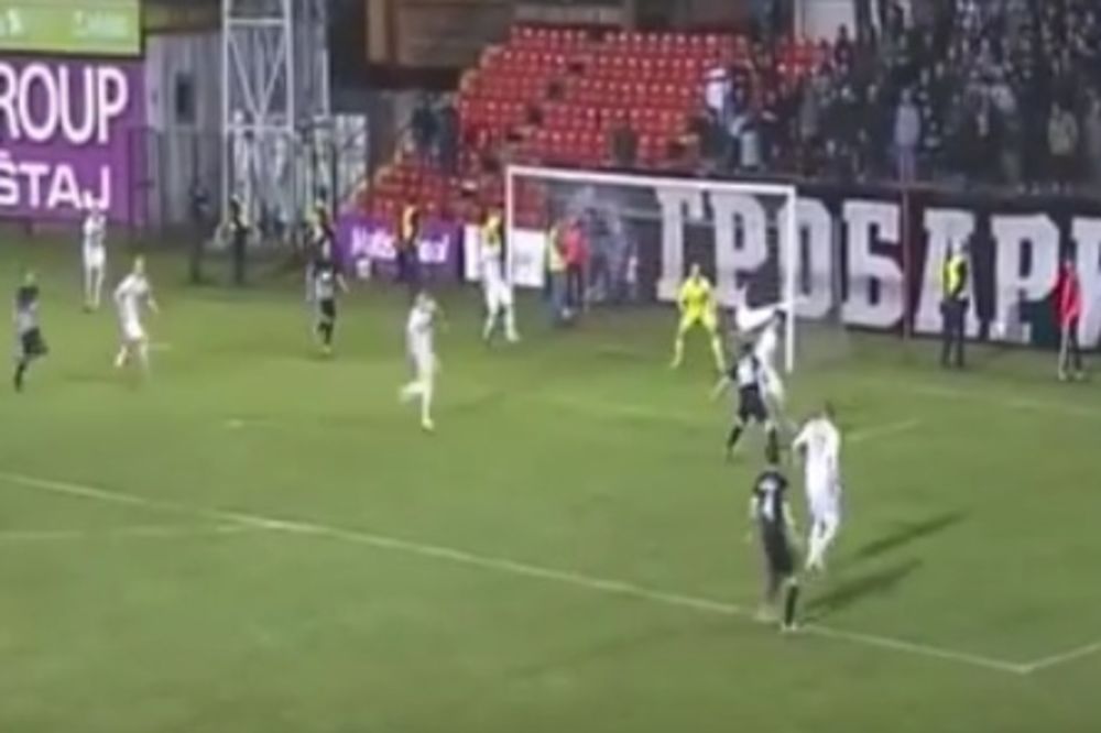 (VIDEO) SPORNE SITUACIJE: Da li je ovo trebao da bude penal za Partizan?!