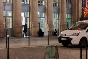 (VIDEO) PANIKA U PARIZU: Policija noćas evakuisala najprometniju železničku stanicu u Evropi!