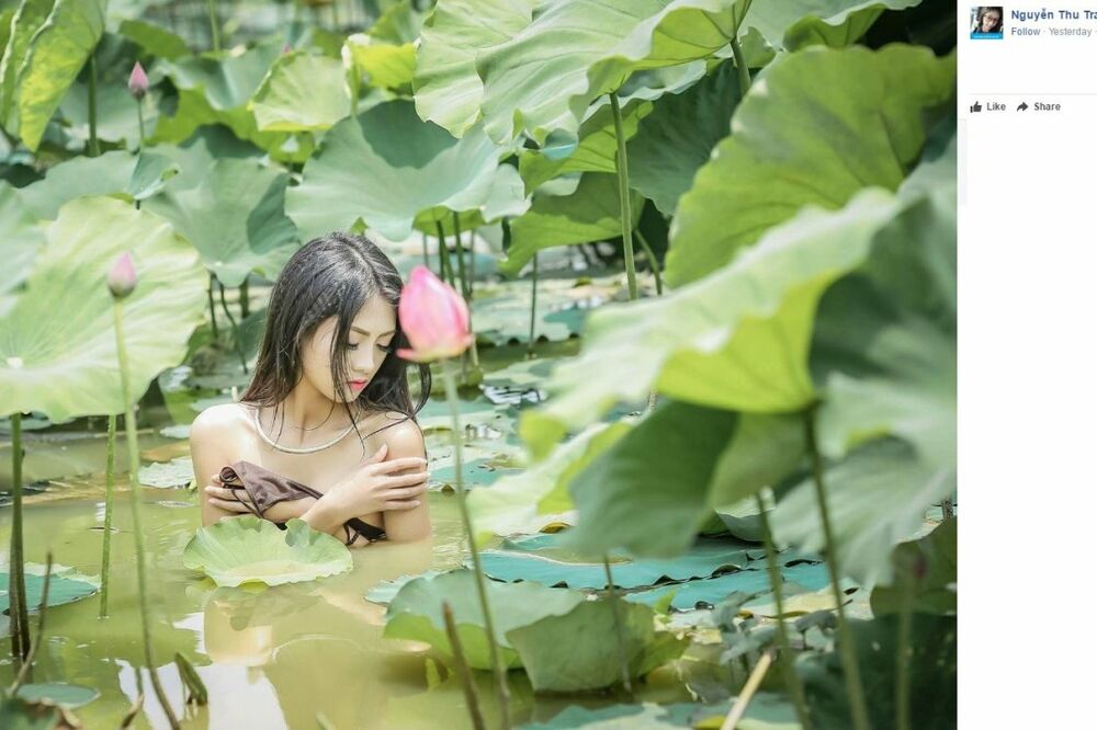 (FOTO +18) GOLA MEĐU LOTOSIMA: Svi poludeli zbog njenog tela, Vijetnamci jer im skrnavi svetu biljku