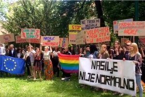 (VIDEO) OTKAZAN LGBT MARŠ KROZ SARAJEVO Protestni skup aktivista: Gađaju nas kamenjem, pljuju, tuku!
