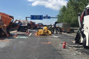 VOZAČ AUTOBUSA IZ SRBIJE POGINUO U MAĐARSKOJ: 16 ljudi povređeno u saobraćajnoj nesreći u Budimpešti