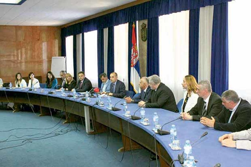 MINISTAR SA LEKARIMA: Srpsko zdravstvo se dobro kotira
