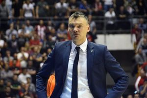 ŠARAS UMESTO PEŠIĆA - SADA I ZVANIČNO! Jasikevičijus je novi trener BARSELONE!