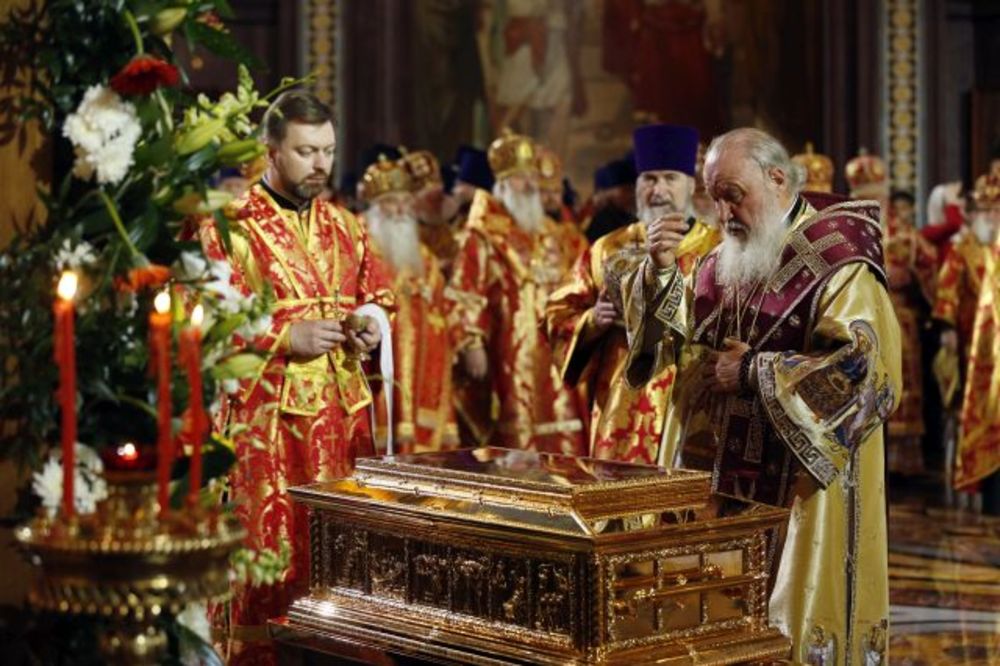 (FOTO, VIDEO) MOŠTI SVETOG NIKOLE STIGLE U MOSKVU: Velikog svetitelja zvonima pozdravile sve crkve