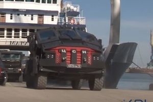 (VIDEO) EKSTREMISTI NEMAJU ŠANSE: Ruski specijalci dobili nova oklopna vozila, gaze sve pred sobom!