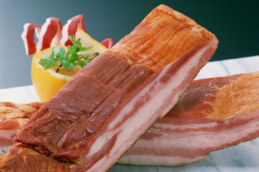 BOGATA VITAMINIMA: 5 razloga zbog čega je dobro jesti slaninu