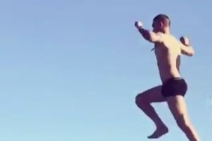 (VIDEO) PONOVO SEKIRA MAMA GOCU: Mirko Šijan skočio u Savu!
