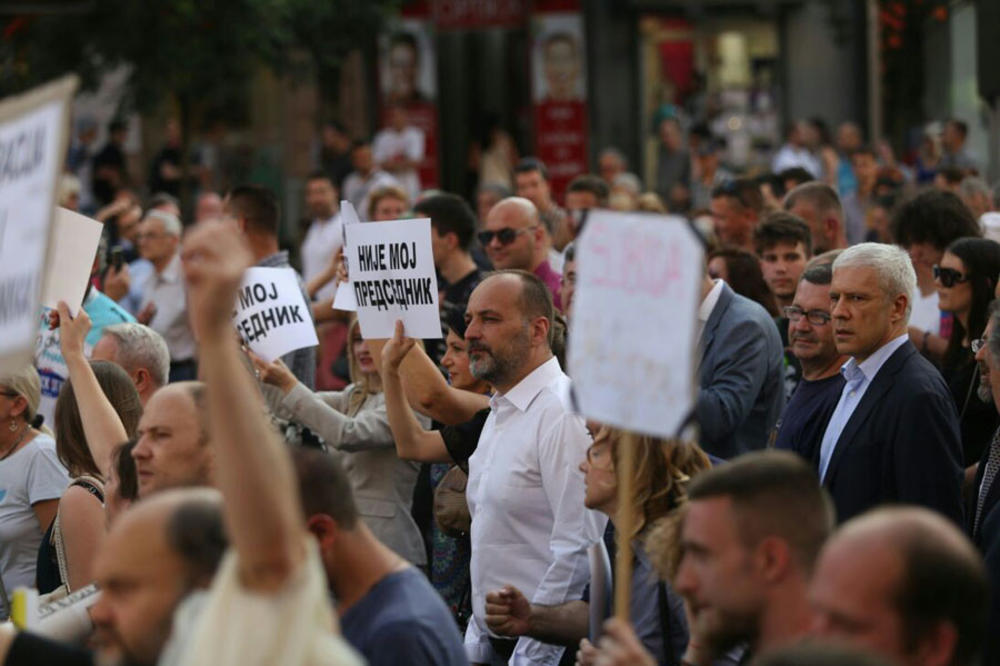 (KURIR TV) PROTEST OPOZICIJE U BEOGRADU: Pristalice Saše Jankovića, Vuka Jeremića, DS, SDS i DJB održale protestnu šetnju