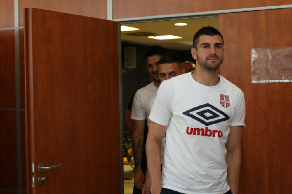LEP GEST: Stefan Mitrović poklonio sportsku opremu FK Mladost iz Donjeg Dobrića