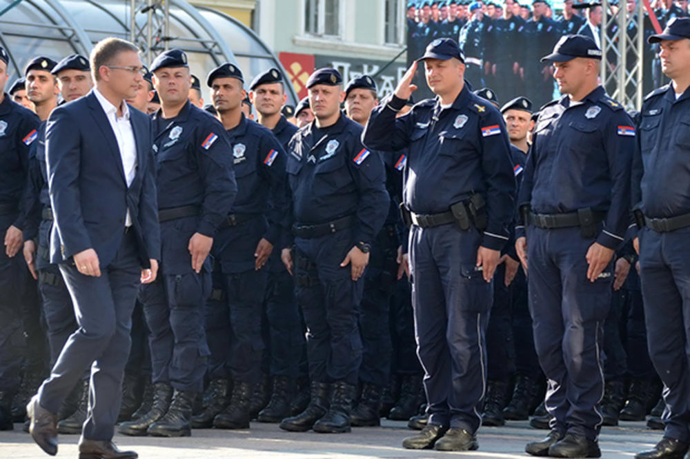 STEFANOVIĆ UOČI DANA POLICIJE: Bolji uslovi rada i povećanje plate za policajce do kraja godine