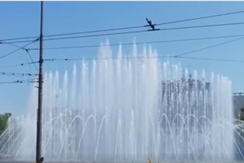 (VIDEO) PROSVIRALA: Nova muzička fontana na Slaviji radi punom parom! Pogledajte