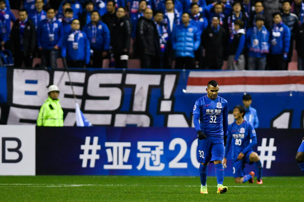 KINEZI NEZADOVOLJNI UČINKOM TEVEZA: Šangaj besan! Drugi najplaćeniji fudbaler sveta nije ispunio očekivanja