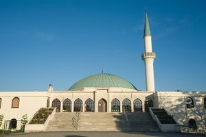POSLE NAPADA U BARSELONI: Austrija strahuje od samozvanih islamskih propovedača