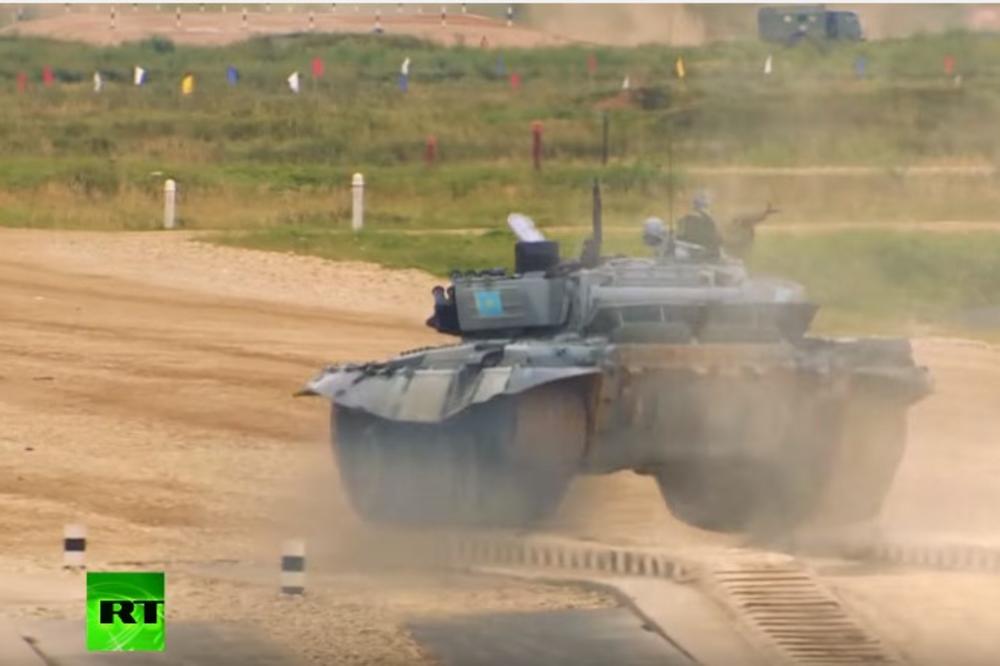 (VIDEO) RUSKI TENKISTI IZAZVALI NATO: Izađite nam na crtu, ako smete