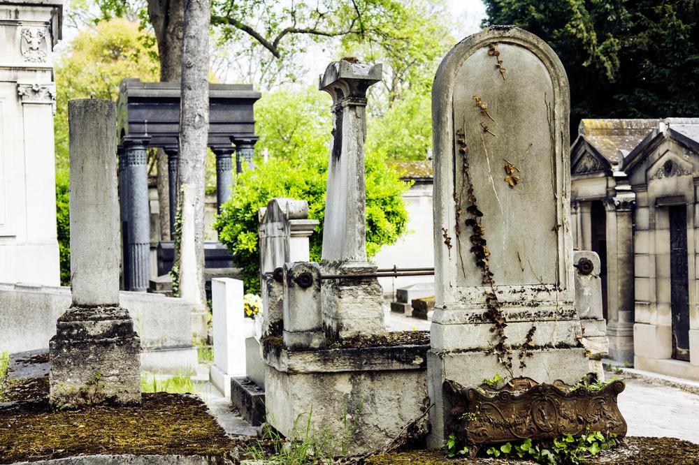 KRIVIČNA PRIJAVA PROTIV PETORICE VRBAŠANA: Oštetili tri nadgrobna spomenika na groblju!
