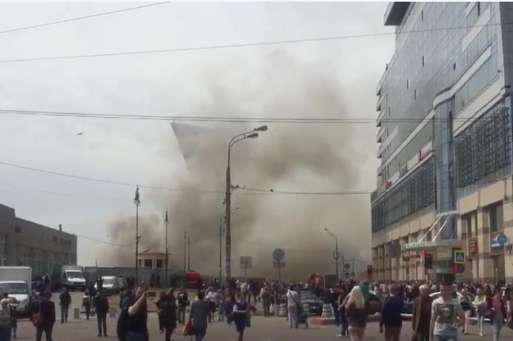(VIDEO) PLAMENA STIHIJA U MOSKVI: Zbog požara na železničkoj stanici evakuisane hiljade ljudi