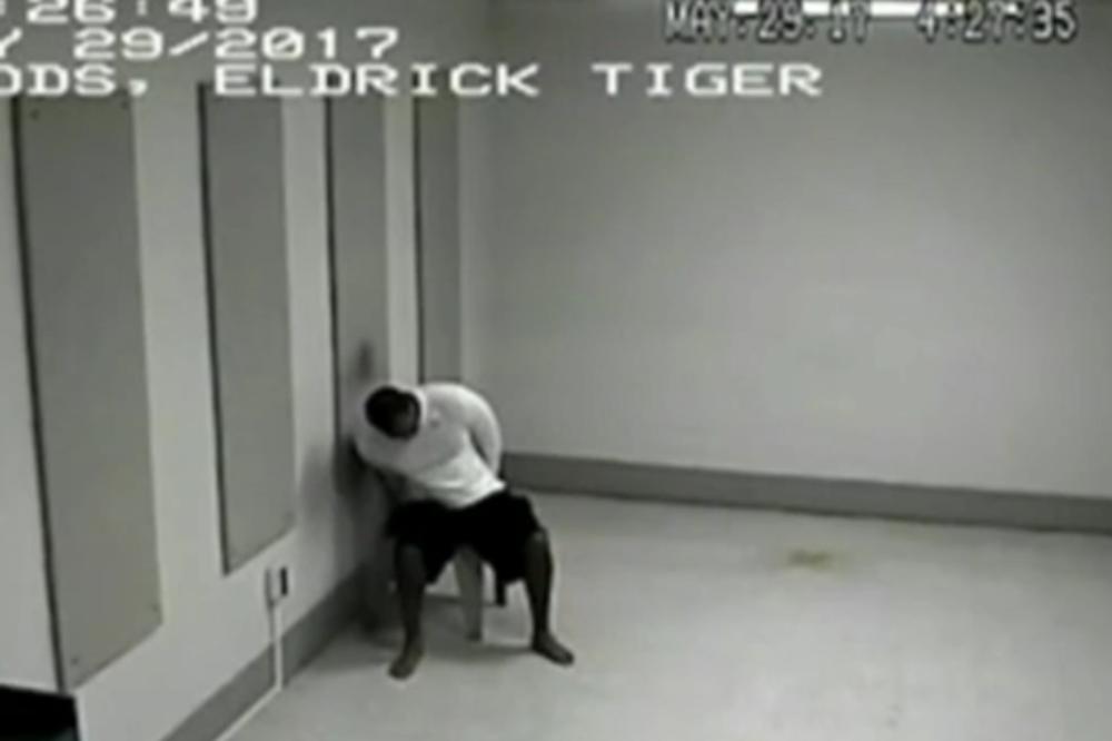 (VIDEO) POJAVIO SE POLICIJSKI SNIMAK: Tajger Vuds izobličen od droge i alkohola u stanici na ispitivanju