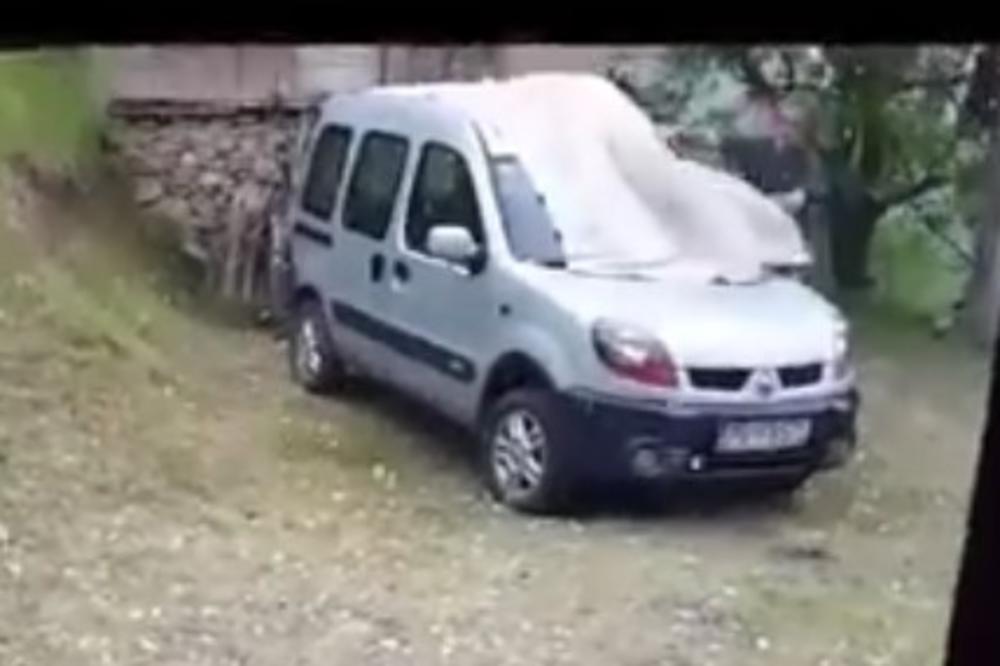(VIDEO) ZBOG KOLA UMALO DA IZGUBI GLAVU: Crnogorca zatekao jak grad, on spasavao auto