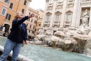 ZABRANJENO KUPANJE: Paprene kazne čekaju sve koji planiraju da se brčkaju u nekoj od fontana u Rimu