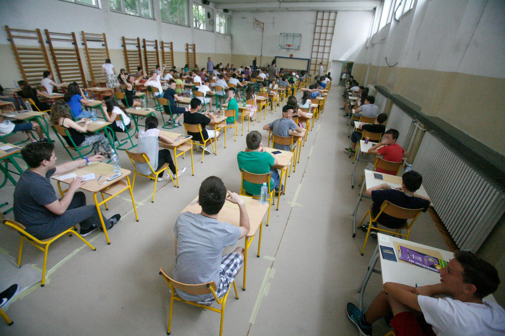 SVE SPREMNO ZA POLAGANJE MALE MATURE: Testovi u maricama stižu u škole!