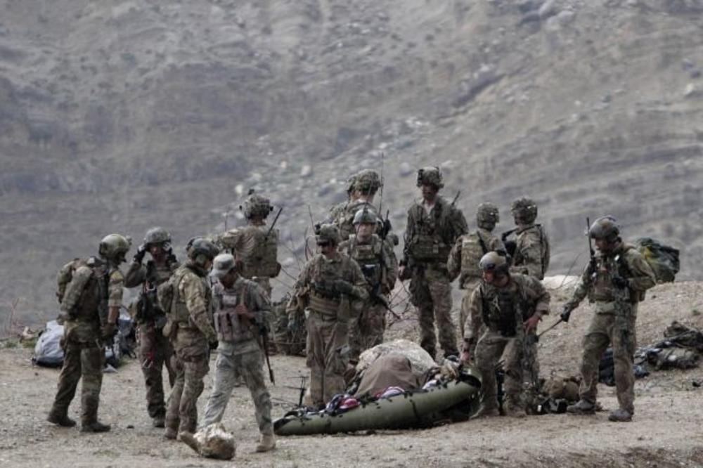 MASOVNA PREDAJA AVGANISTANSKIH VOJNIKA: Talibani po odlasku SAD imaju proverenu taktiku! Osvajaju teritoriju bez ispaljenog metka
