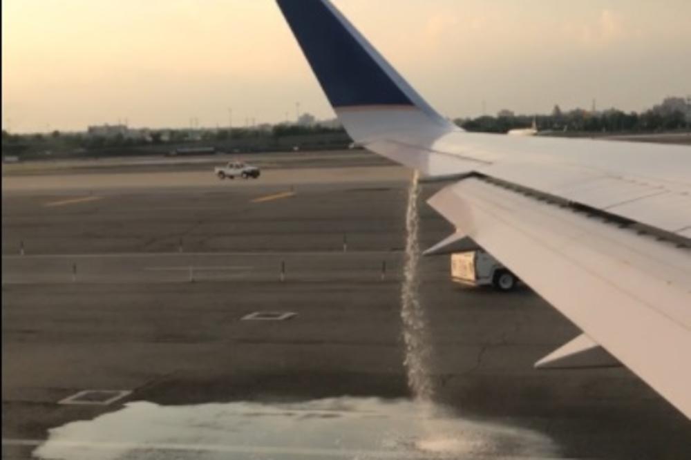 (VIDEO) ZASTRAŠUJUĆI PRIZOR: Sela u avion pa snimila nešto što ledi krv u žilama