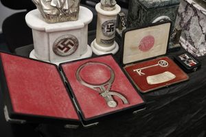 PRONAĐENA HITLEROVA ZAOSTAVŠTINA: Argentinci našli tajnu nacističku sobu sa Firerovim ličnim stvarima