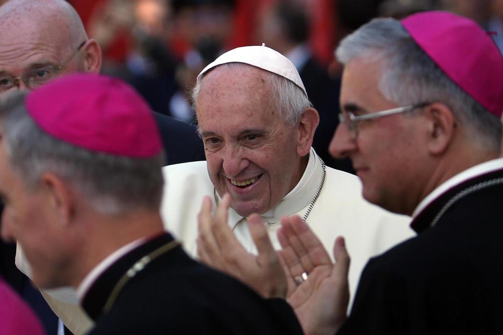 POBUNA U VATIKANU: Moćni kardinali ustali na papu Franju
